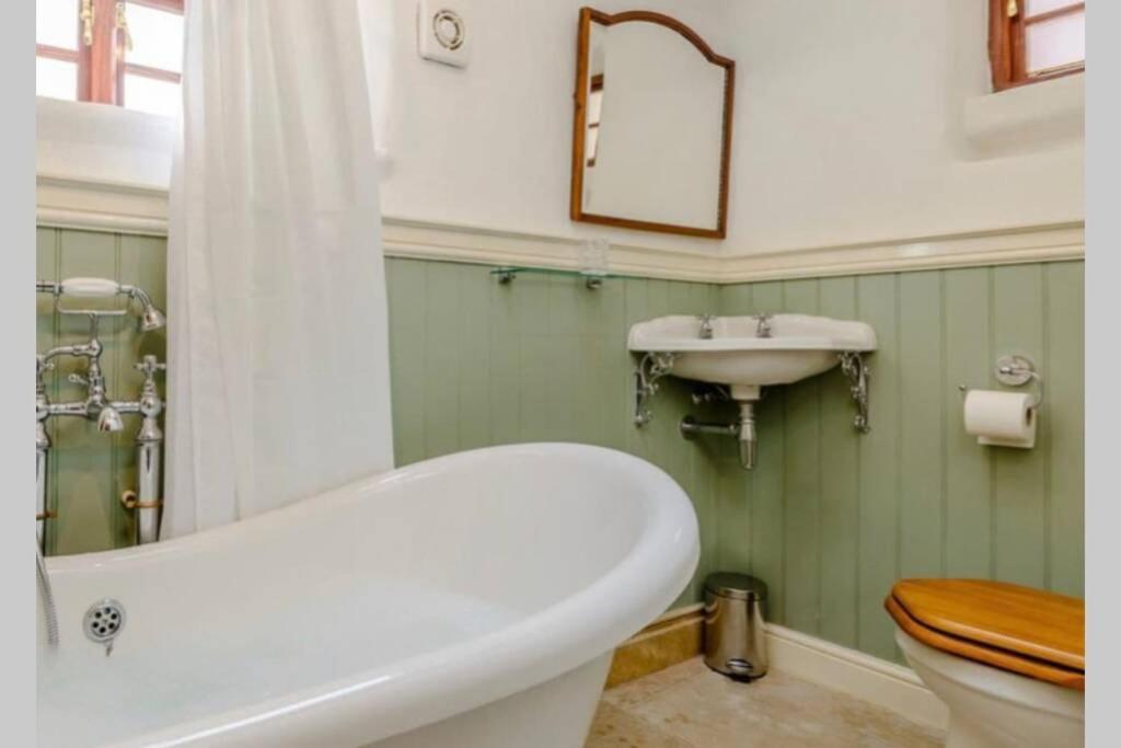 Villa The Cow House - In The Heart Of Whitby Extérieur photo