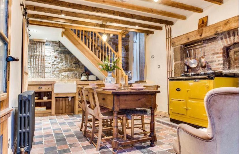 Villa The Cow House - In The Heart Of Whitby Extérieur photo